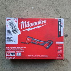 Milwaukee m18 Cordless Multi-tool Kit