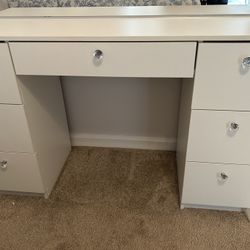 Makeup Vanity Dresser