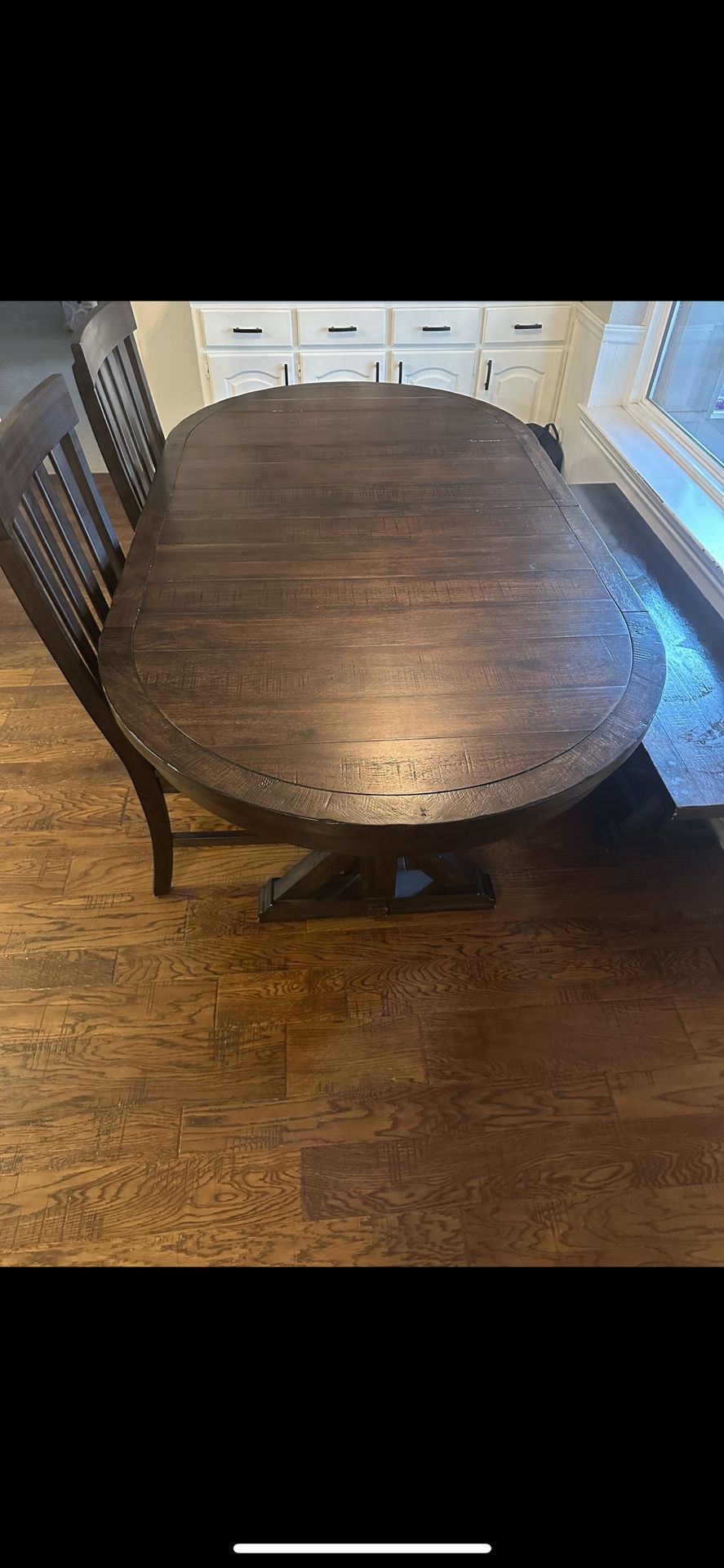 Reduced!! Kitchen Table w/ 2 Chairs & Bench 
