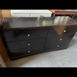 🌹BEAUTIFUL QUEEN SIZE BEDROOM SET:   BED FRAME,  NIGHTSTAND, DRESSER🌹