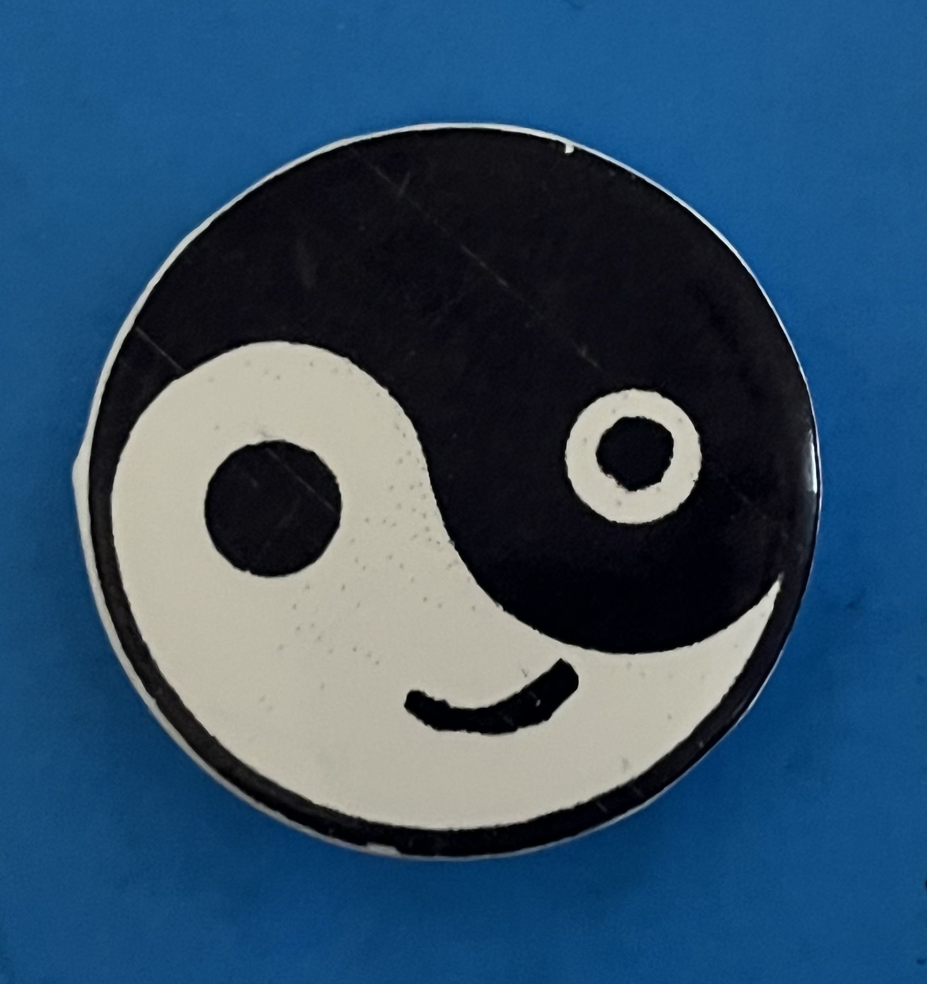 Nice Tai Chi Yin Yang Smile Symbol Plastic Lapel Pin 1 1/4"