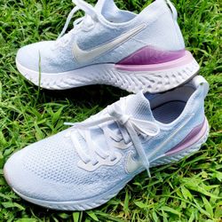 Nike Women's Epic React Flyknit 2 Sneakers Size 10½