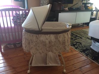 Sweet Beginnings Bassinet