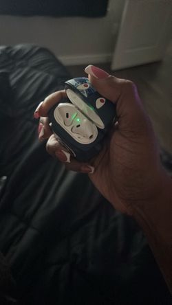 AIRPODS Gen 1 with Case