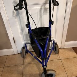 Drive Medical 3 Wheel Walker.  Like New 
