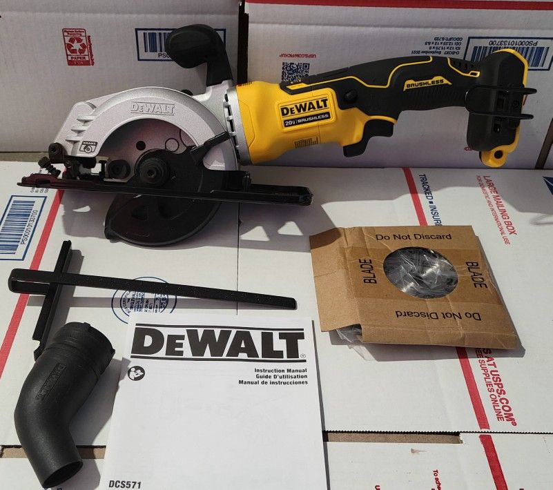 DEWALT ATOMIC 20-Volt MAX Cordless Brushless 4-1/2 in. Circular Saw