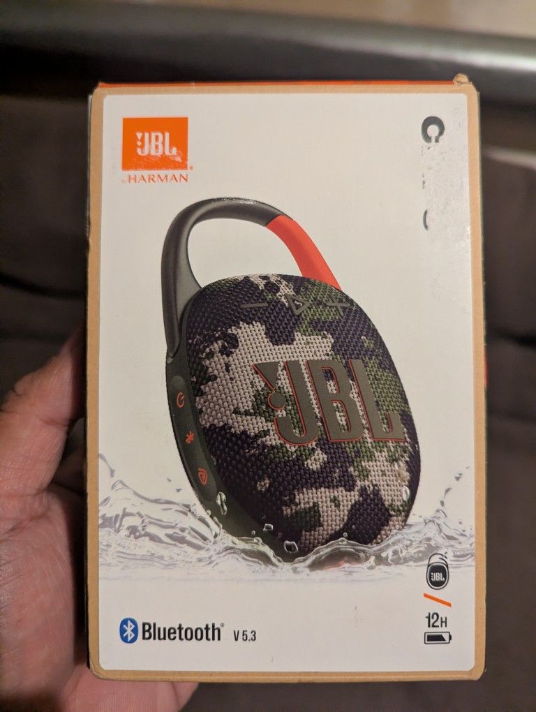JBL Clip 5 Portable Waterproof Bluetooth Speaker (Camo)