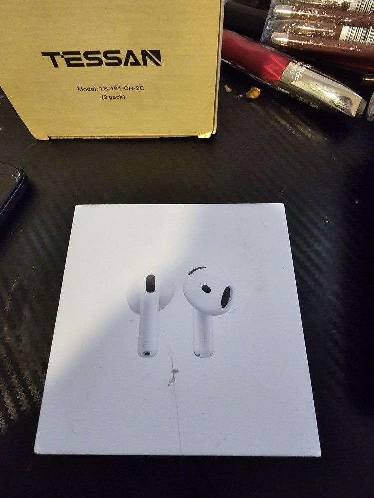 Apple Airpods 4. Brand New