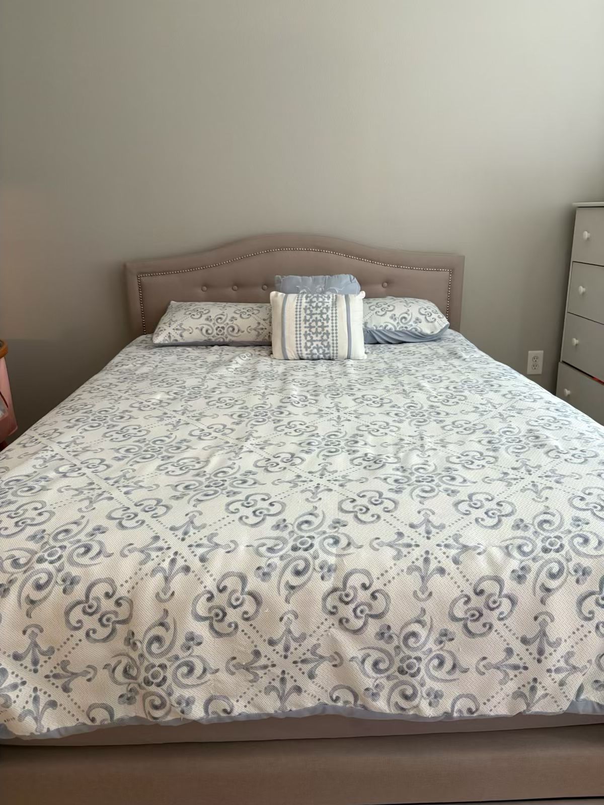 Queen Bed With Mattress