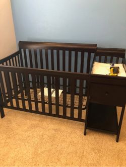 Sorelle Florence Crib & Changer in Espresso