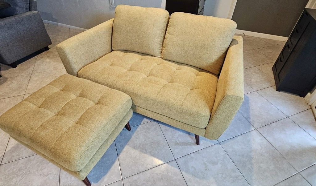 Living Spaces Couch And Otomana