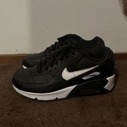 nike air max 90 (size 4Y)