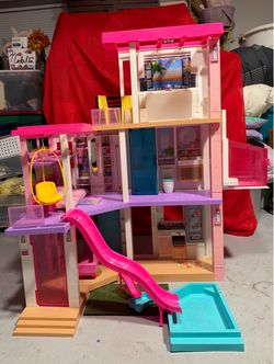 Barbie DreamHouse- 3 story with elevator