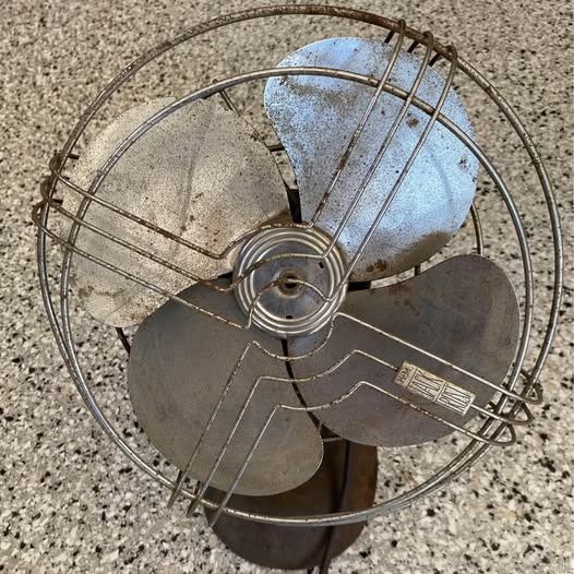 1940’s KM Jack Frost fan w/ Cast Iron Base