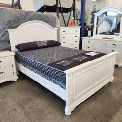 BROOK WHITE BEDROOM SET
