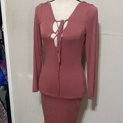 Forever 21 BODYCON LONG-SLEEVE DRESS/OPEN BACk