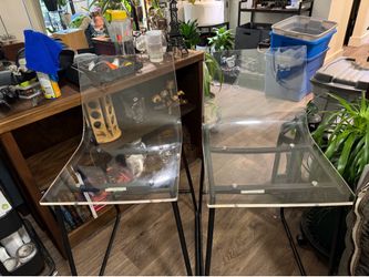 2 Clear Barstools