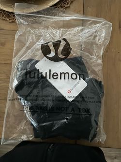 Black lululemon size 4