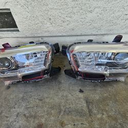 2020 Toyota Tacoma Headlights 