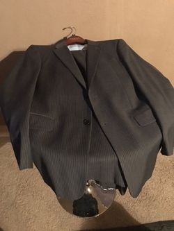 Tommy Hilfiger suit, pants 34/32, jacket L41
