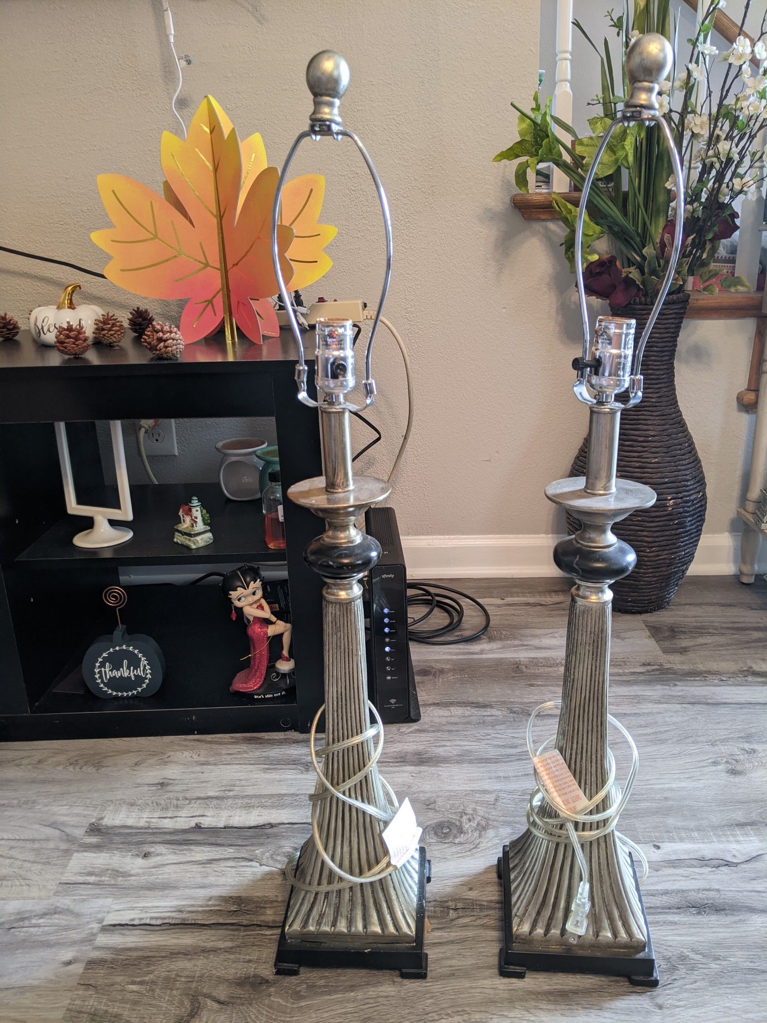 Lamp no shade