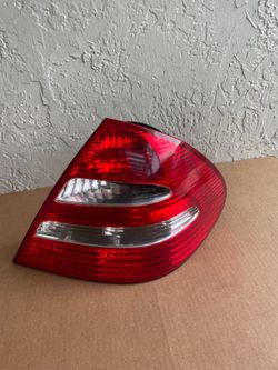 Mercedes Benz Left Rear Tail light