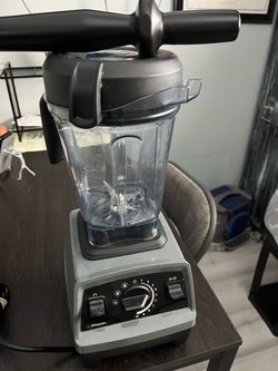 VITAMIX Blender
