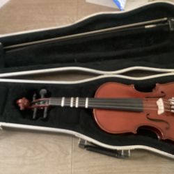 Wm. Lewis & Son WL50E3.  3/4 Violin  w/Case and Bow This Is For Children Under 13 Who Are Starting Out