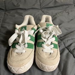 Adidas 10.5 men’s green and white bodega beams