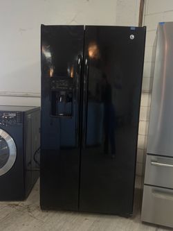 GE Black Side-by-Side Refrigerator with Ice and Water Dispenser