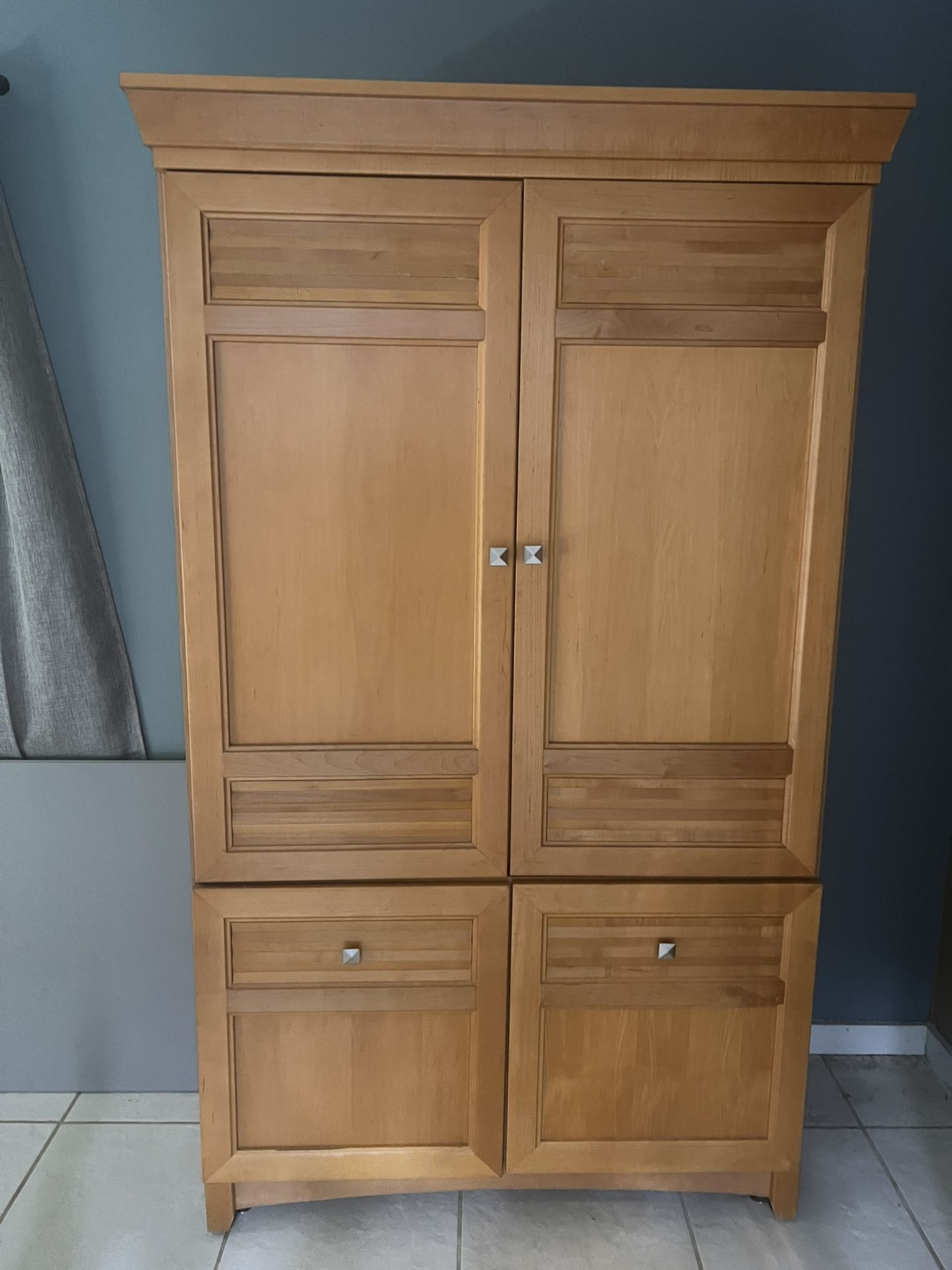 Kane’s Large Entertainment Center for Sale in Palm Harbor, FL OfferUp