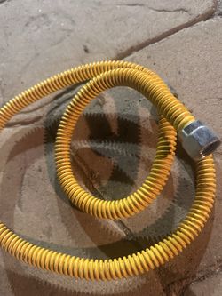 Gas wall heater conector