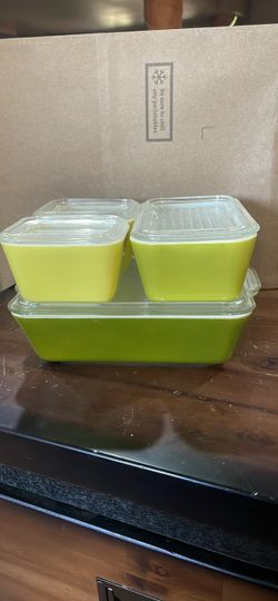 Vintage Pyrex refrigerator 8 pc set