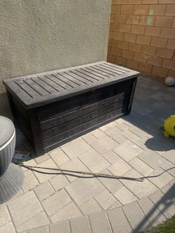 Outdoor storage box