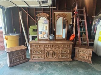 Vintage dresser set