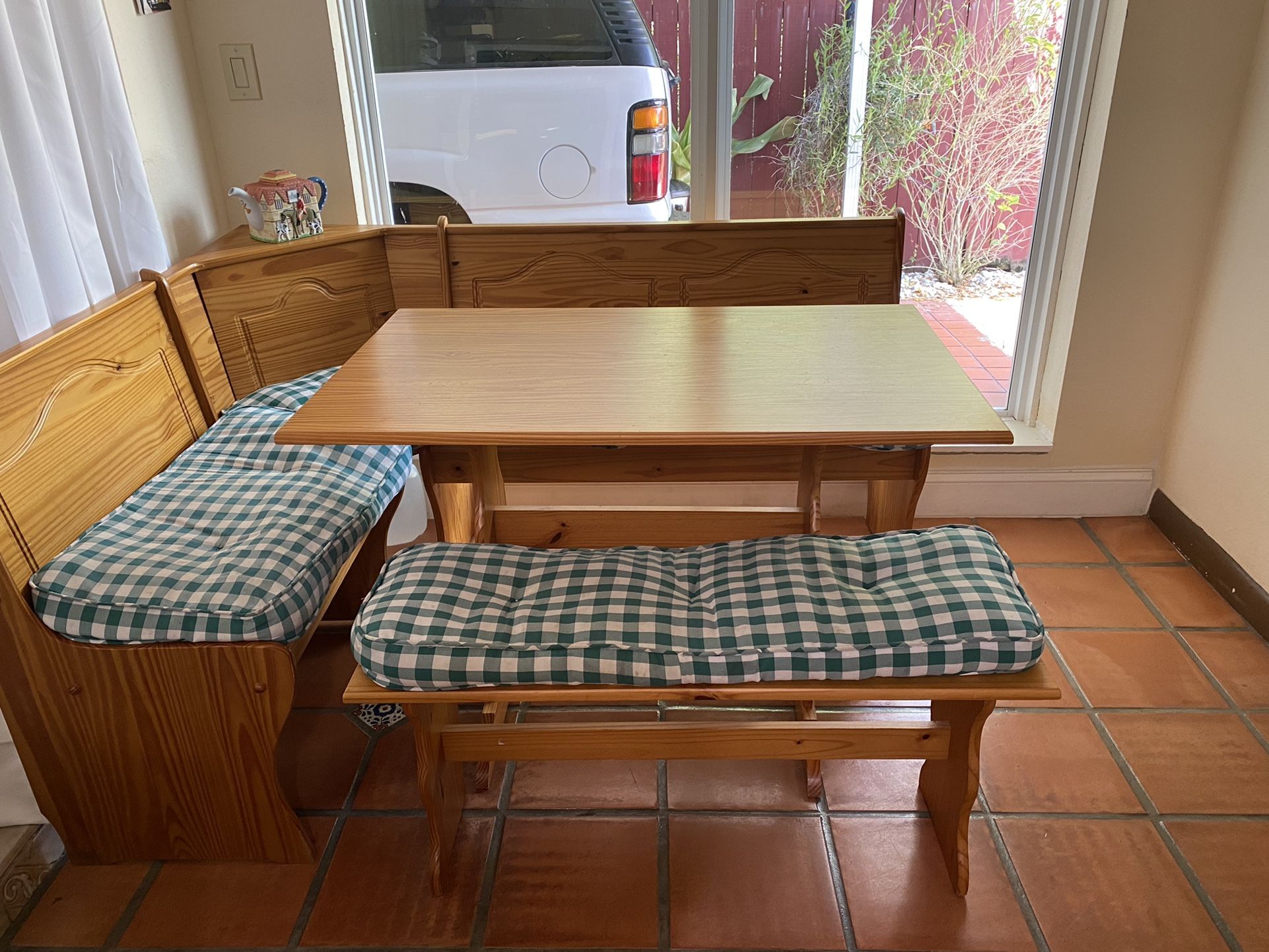 Breakfast Nook Table and Bench