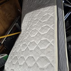 Twin mattress