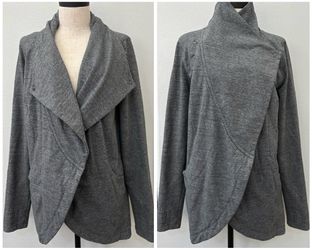 Lululemon gray heathered wrap cardigan jacket size 10 EUC