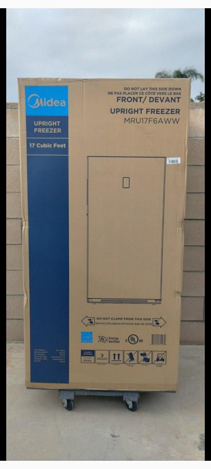 Midea Convertible Upright Freezer Refrigerator 17-cu Ft Garege Ready Frost Free Upright Freezer White New 