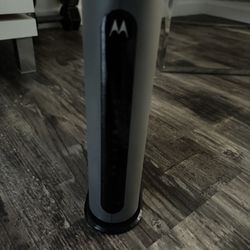 MOTOROLA MG8702 Cable Modem And Router 