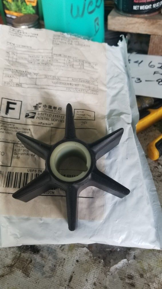 Water Impeller 115 Mercury. (2)
