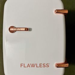 Finishing Touch Flawless Mini Beauty Fridge