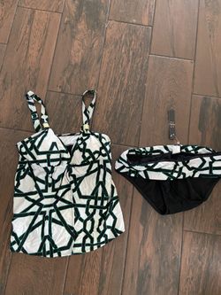New 2 piece swimsuit size 8