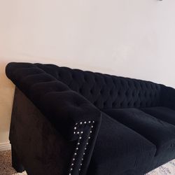 Luxurious Black Velvet Couch With Built-in Light Cable 