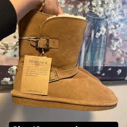 Size 10 Women Bear paw Boots