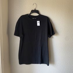 Brand New Men’s Abercrombie & Fitch brand Black Tee Shirt Up For Sale  