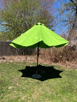 9 ft. Aluminum Patio Umbrella in Grass Green.