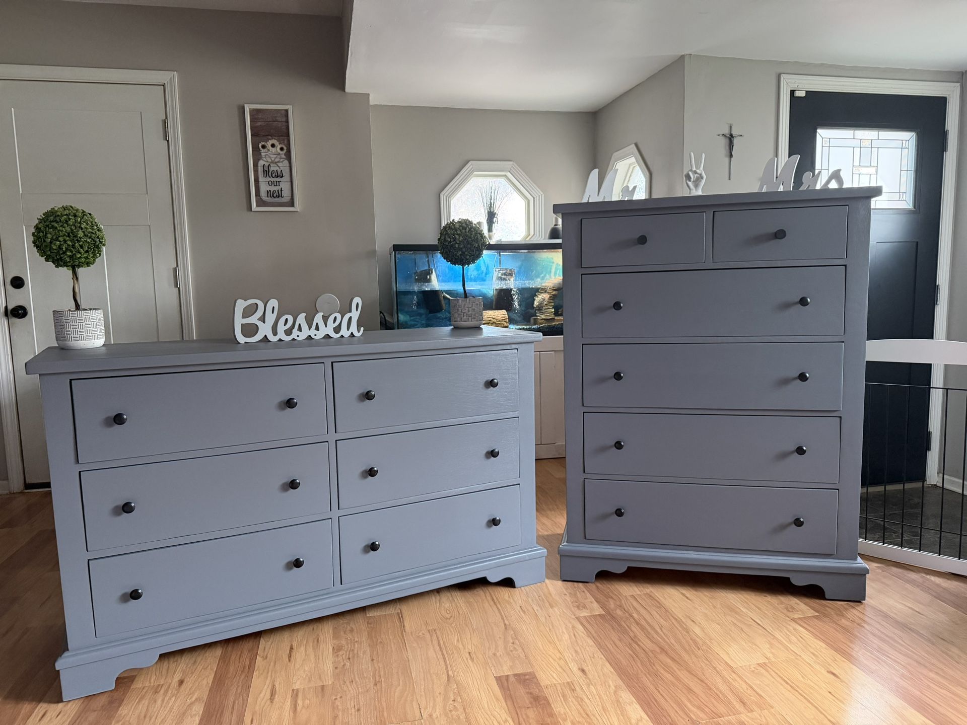 ✨🩶🩶Gorgeous Solid Oak Dresser Set Of 2🩶🩶✨