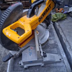 Dewalt Miter Saw/ Chop Saw 