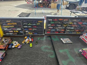 Hot wheels display bundle deal